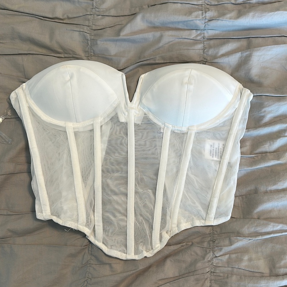 Super cute princes polly corset top!! Perfect for dinner or going out!!